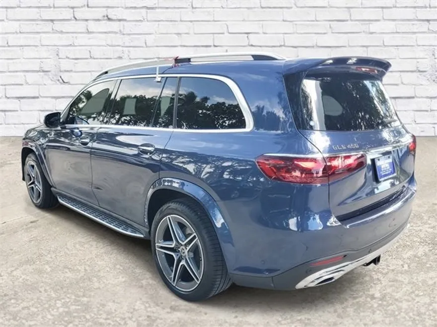 2024 Mercedes Benz GLS 450 photo 1