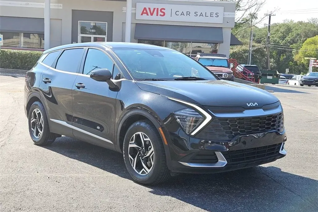 2024 Kia Sportage LX photo 1
