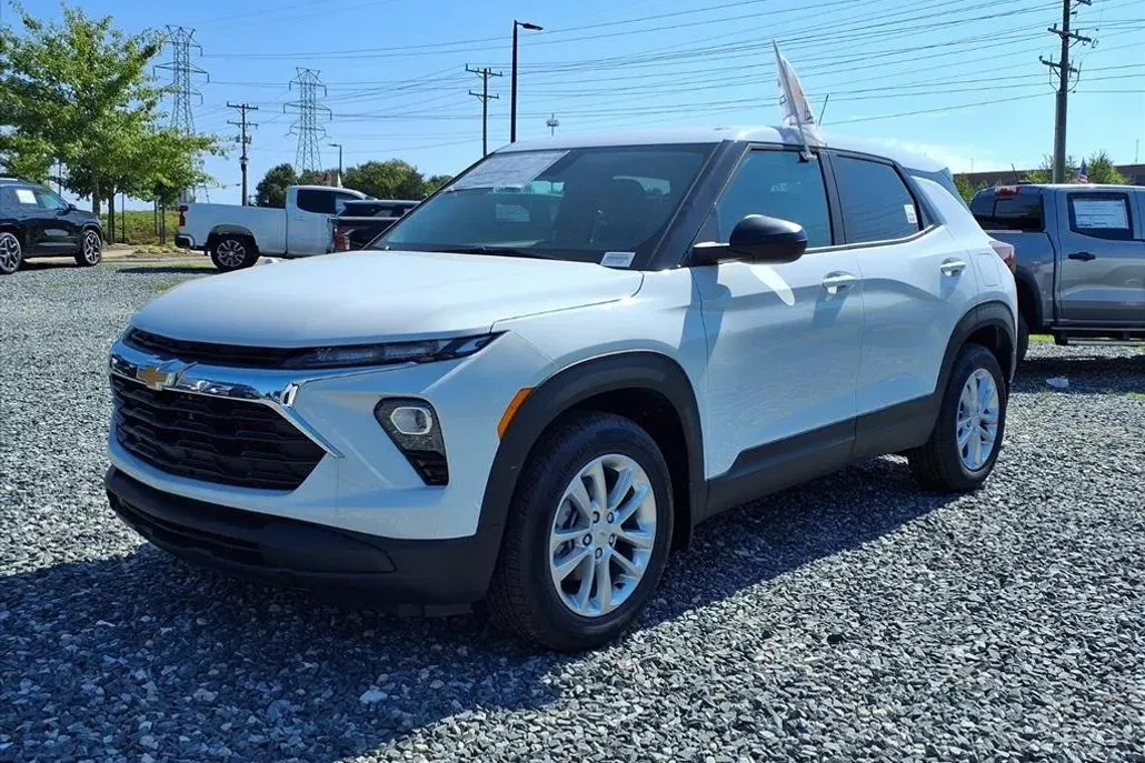 2026 Chevrolet Trailblazer LS photo 1