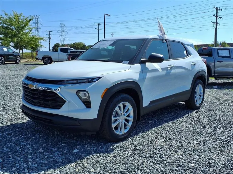 2026 Chevrolet Trailblazer LS photo 1