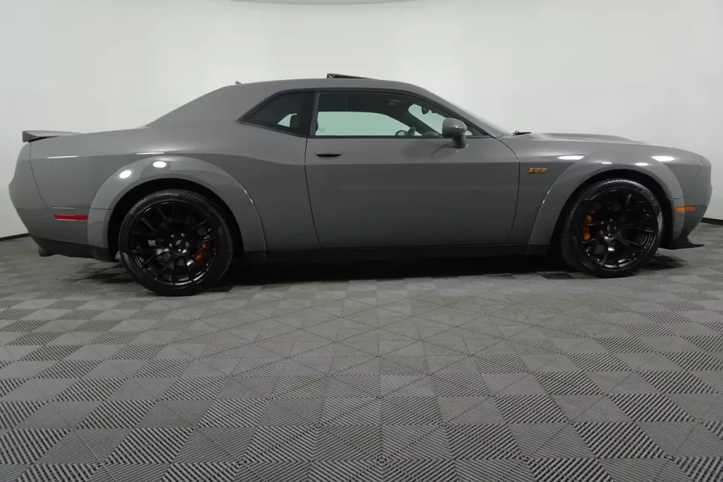 2023 Dodge Challenger R/T Scat Pack Widebody photo 1