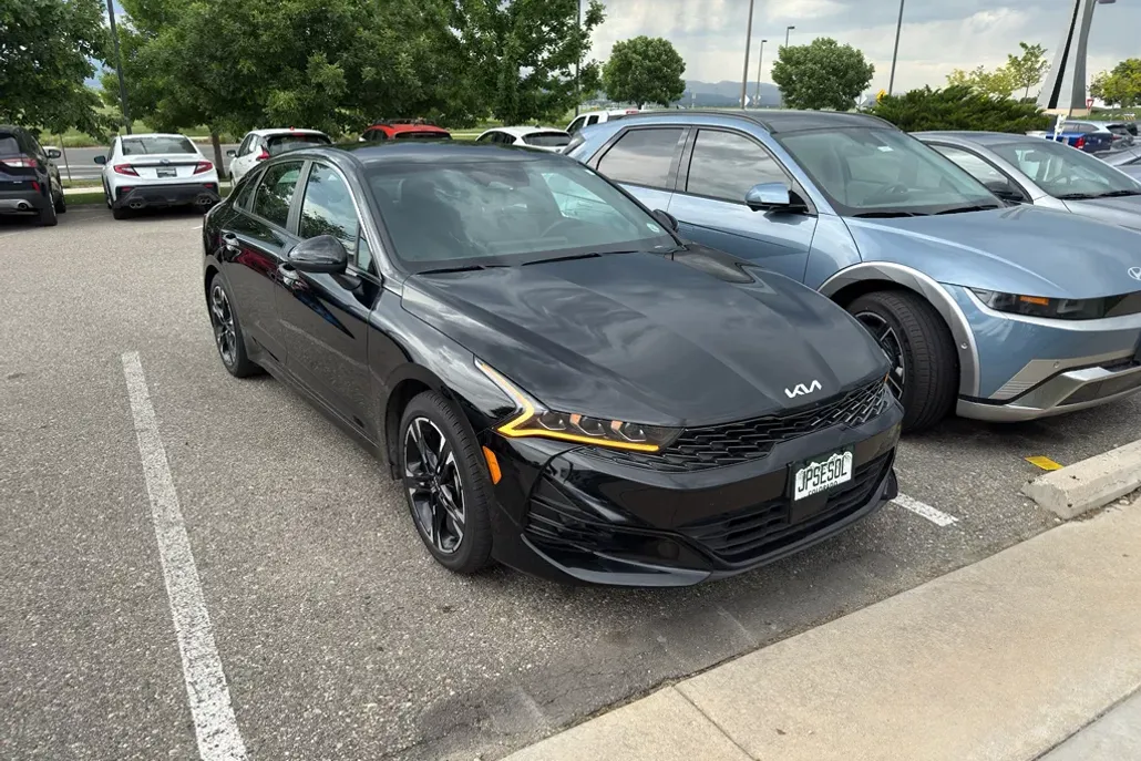 2024 Kia K5 GT-Line photo 1