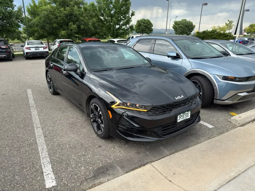 2024 Kia K5 GT-Line photo 1