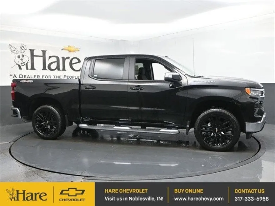 2025 Chevrolet Silverado 1500 LT photo 1