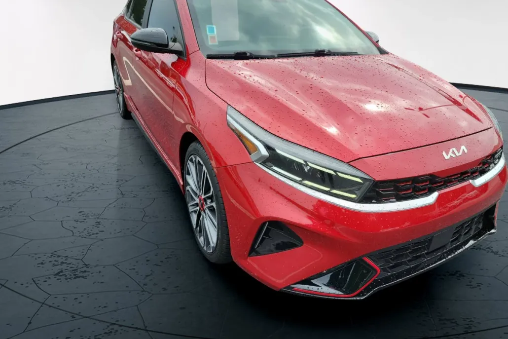 2023 Kia Forte GT photo 1