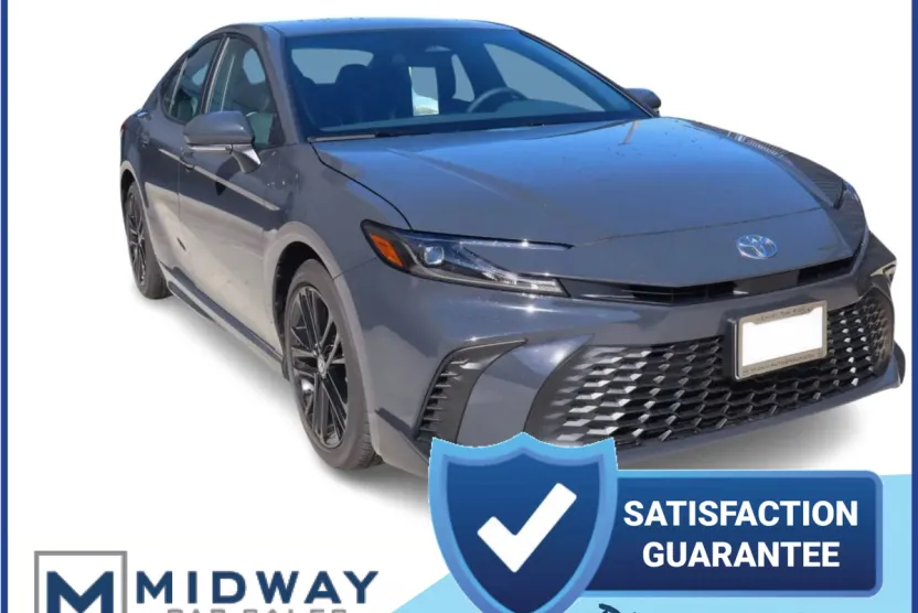 2025 Toyota Camry SE photo 1