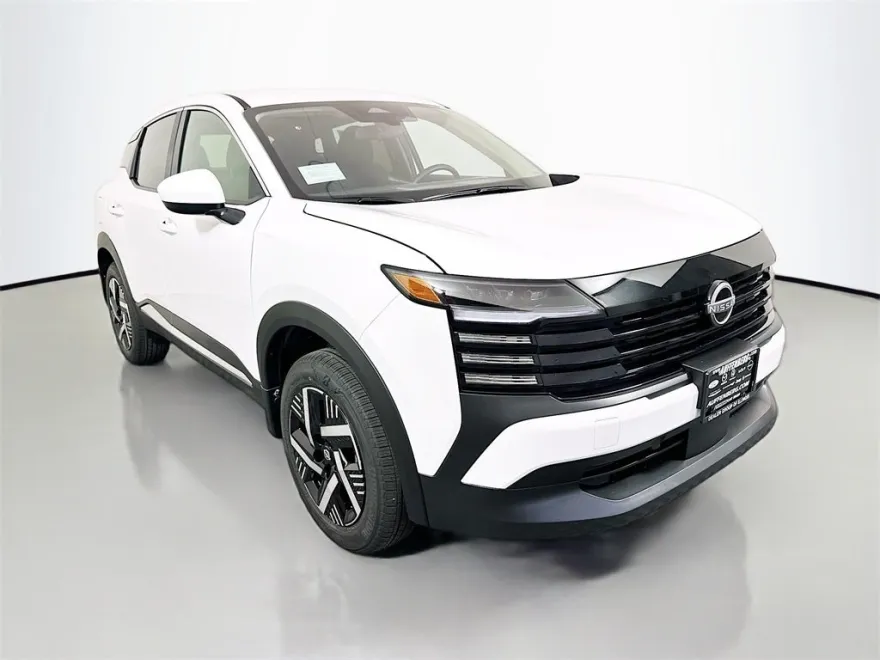 2025 Nissan Kicks SV photo 1