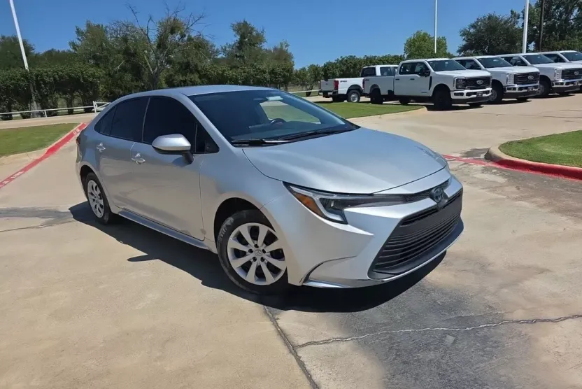 2024 Toyota Corolla XLE LE Premium SE photo 1