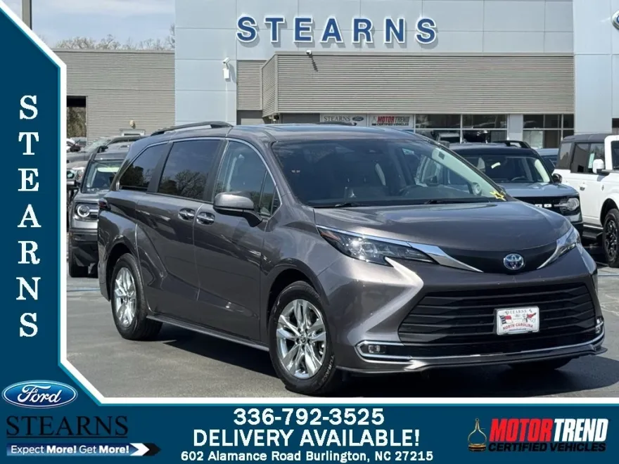 2024 Toyota Sienna XLE photo 1