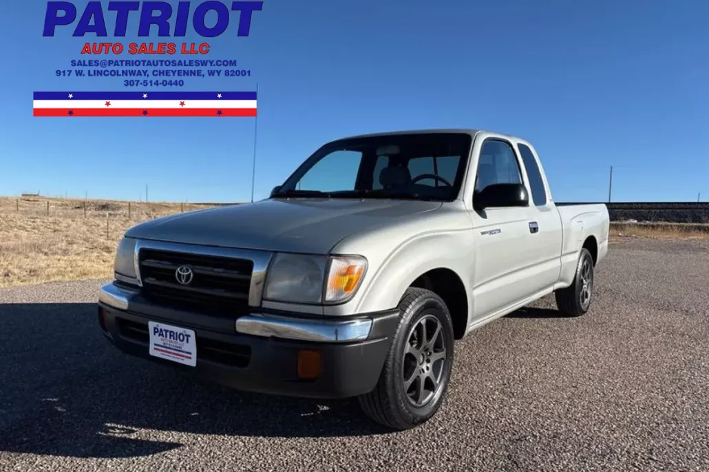 2000 Toyota Tacoma Base photo 1