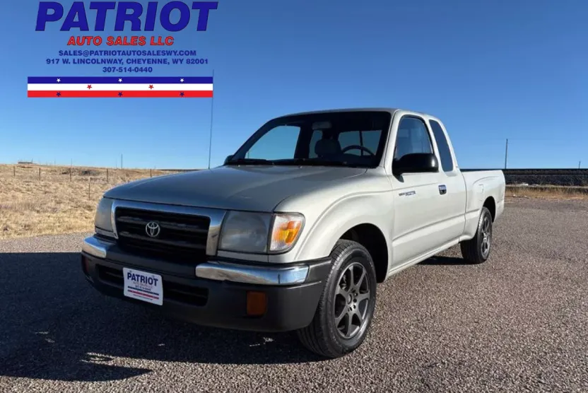 2000 Toyota Tacoma Base photo 1