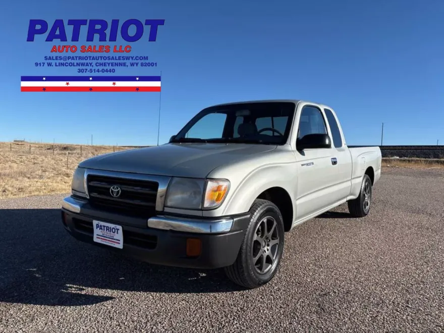 2000 Toyota Tacoma Base photo 1