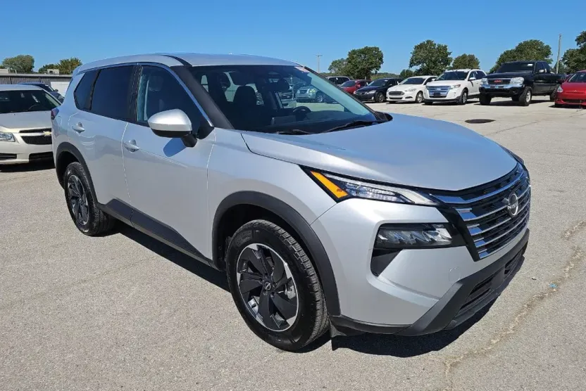 2024 Nissan Rogue SV photo 1
