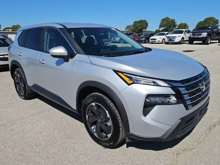 2024 Nissan Rogue SV photo 1