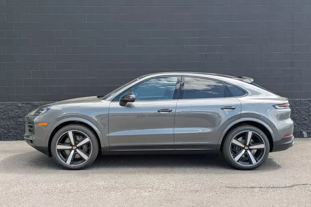 2025 Porsche Cayenne Coupe photo 1