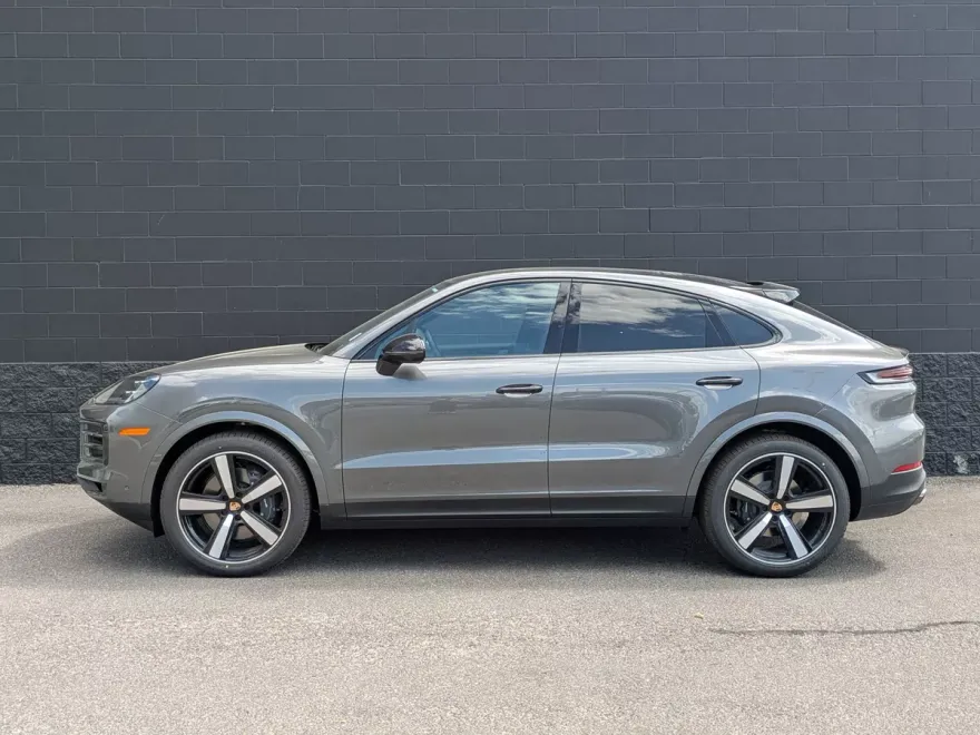 2025 Porsche Cayenne Coupe photo 1
