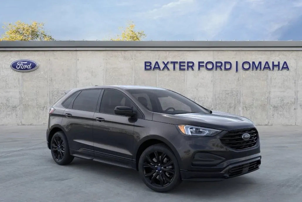 2024 Ford Edge SE photo 1