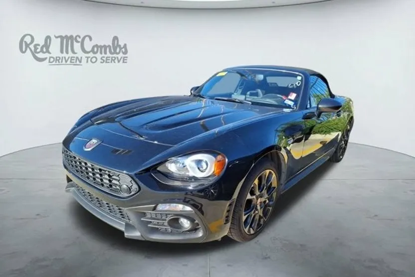 2020 Fiat 124 Spider Abarth photo 1