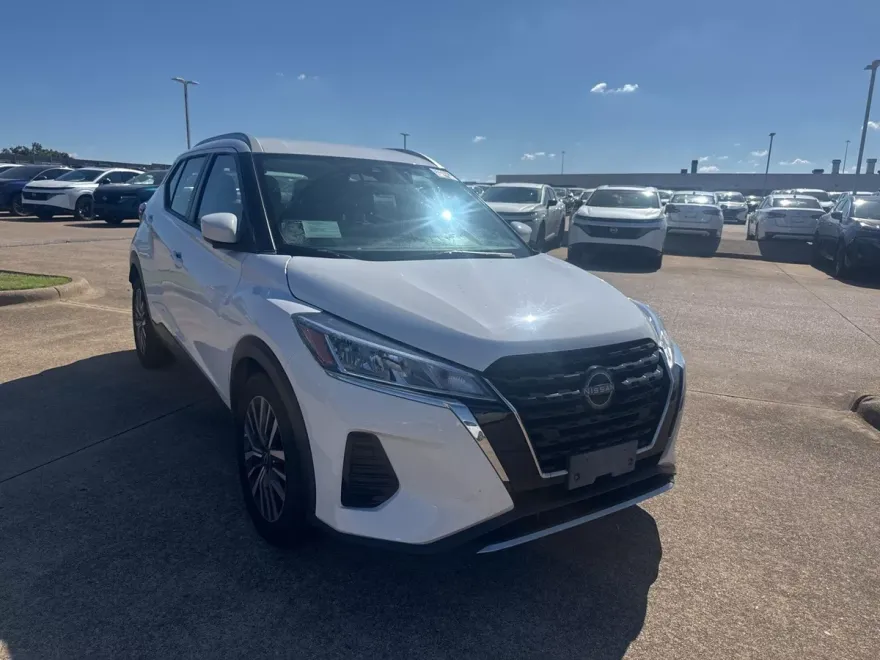 2024 Nissan Kicks SV photo 1