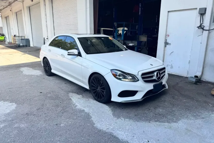 2014 Mercedes Benz E 350 4MATIC photo 1