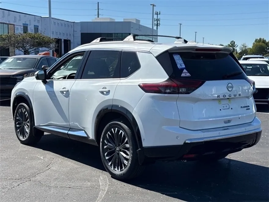 2026 Nissan Rogue Platinum photo 1