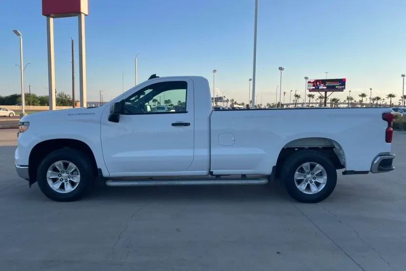 2024 Chevrolet Silverado 1500 photo 1