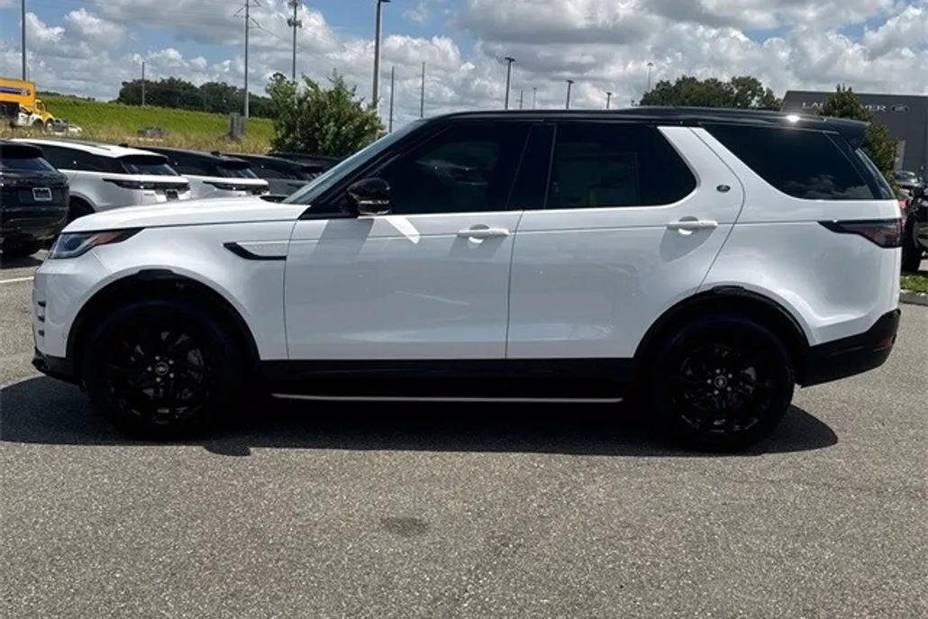 2025 Land Rover Discovery SE photo 1