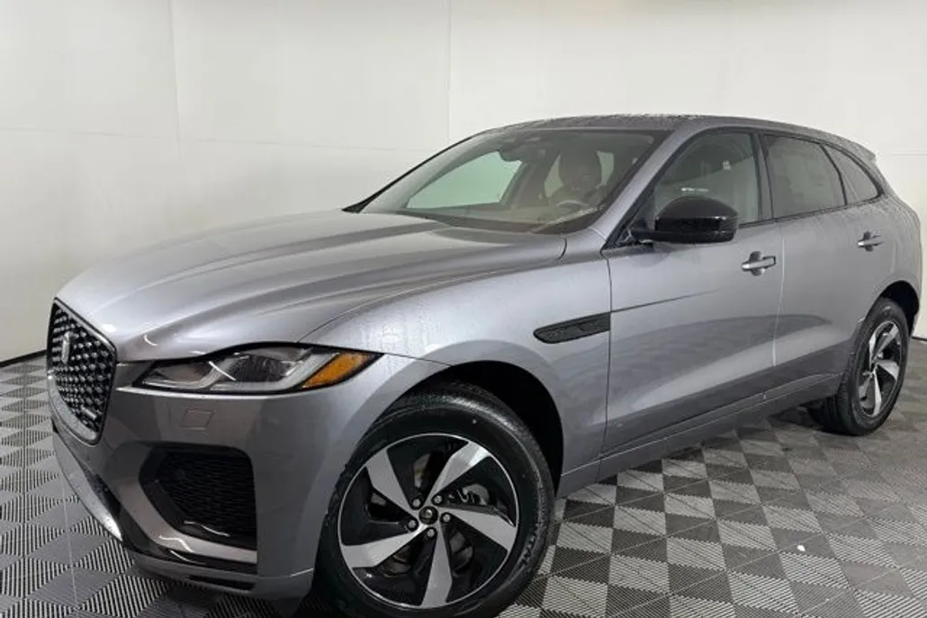 2025 Jaguar F-PACE P250 photo 1