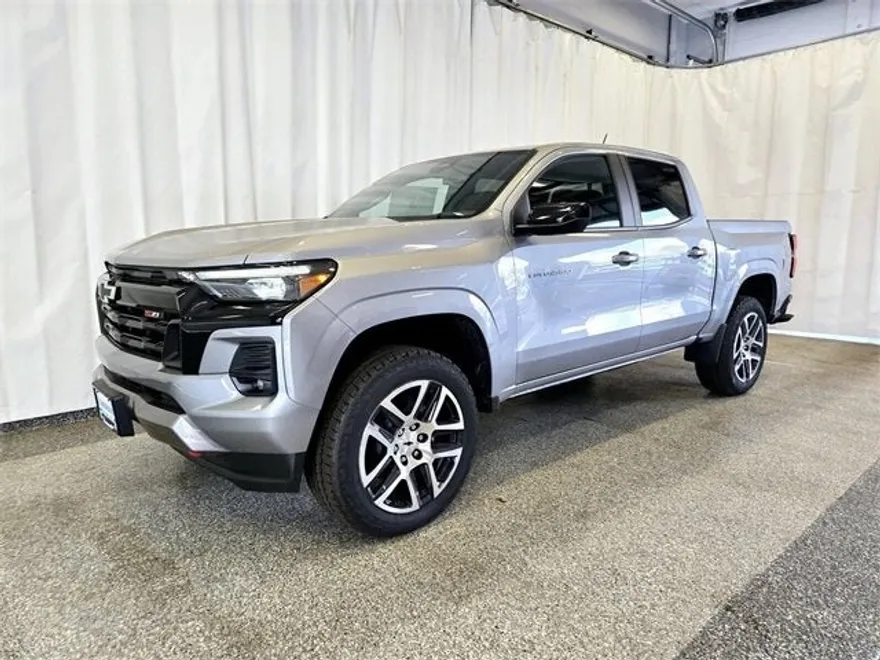 2024 Chevrolet Colorado Z71 photo 1