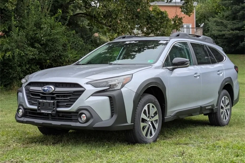 2025 Subaru Outback Premium photo 1