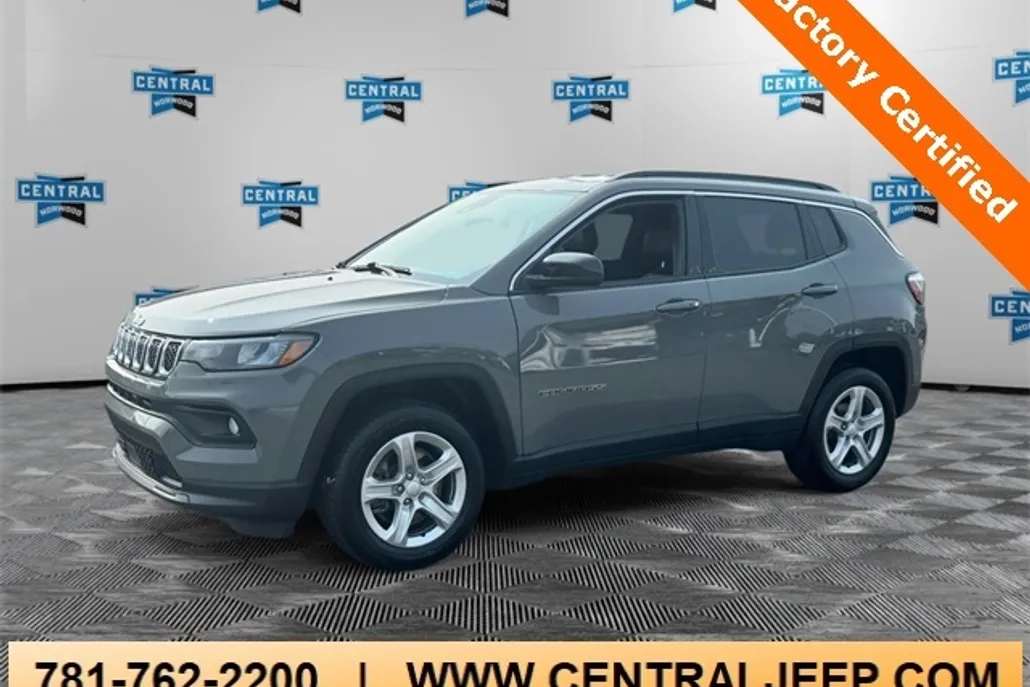 2023 Jeep Compass Latitude photo 1