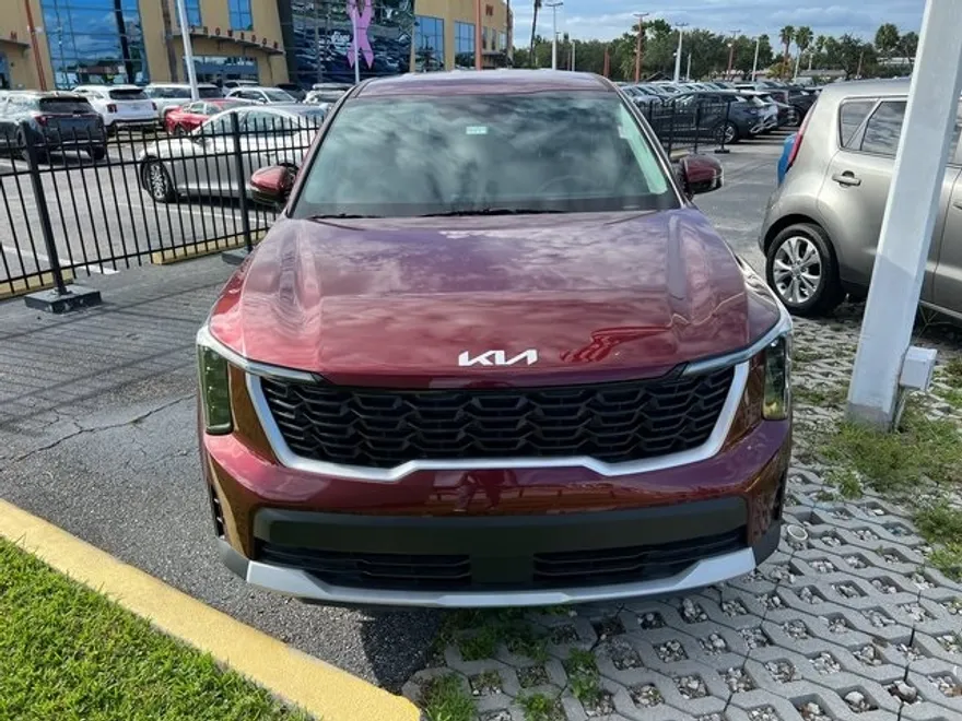 2025 Kia Sorento LX photo 1