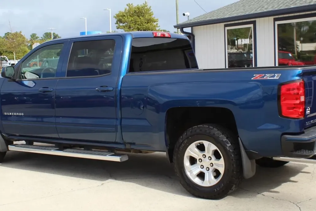 2016 Chevrolet Silverado 1500 Z71 LT photo 1