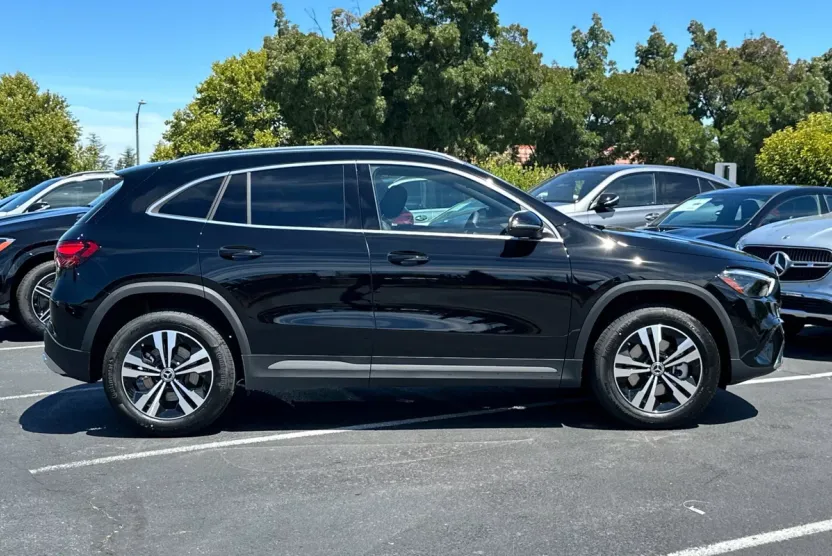 2026 Mercedes Benz GLA 250 photo 1