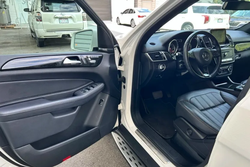 2017 Mercedes Benz GLE 350 4MATIC photo 1