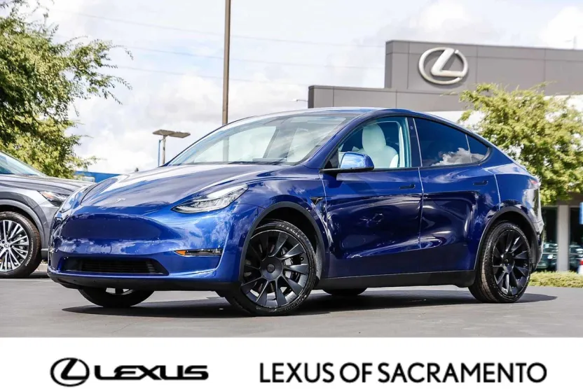 2022 Tesla Model Y Long Range photo 1