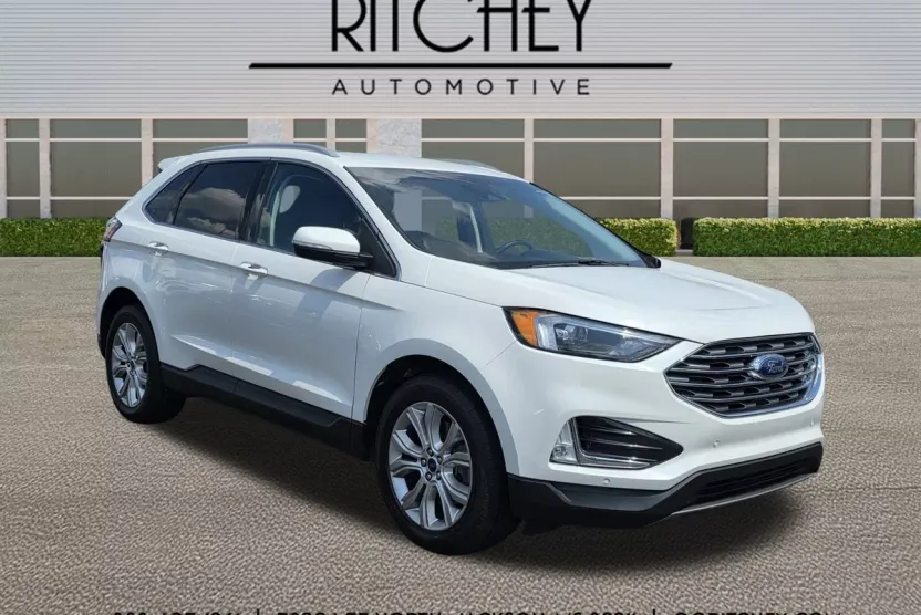 2022 Ford Edge Titanium photo 1