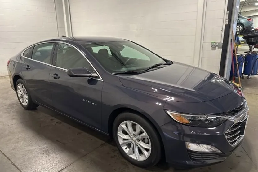 2025 Chevrolet Malibu 1LT photo 1