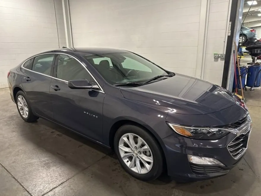 2025 Chevrolet Malibu 1LT photo 1