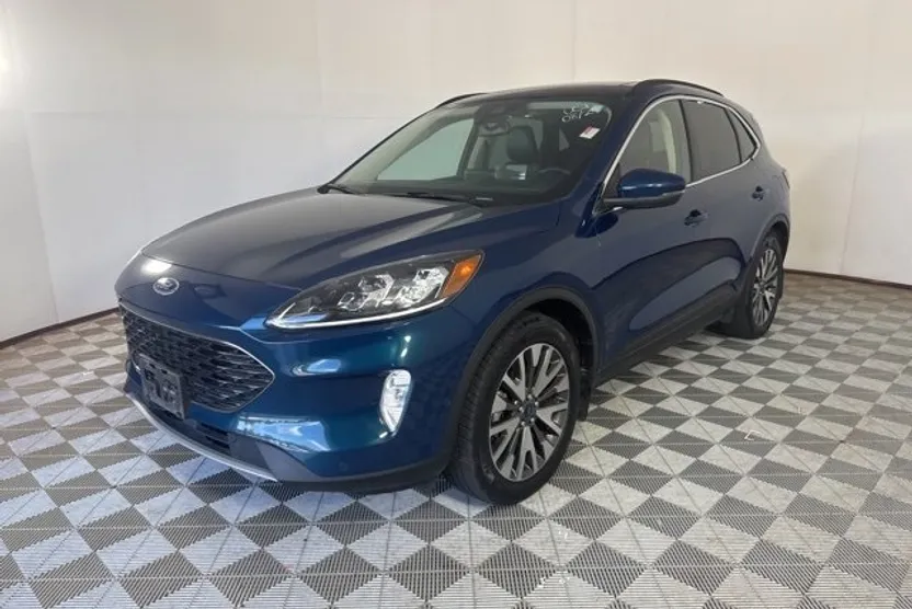 2020 Ford Escape Titanium photo 1