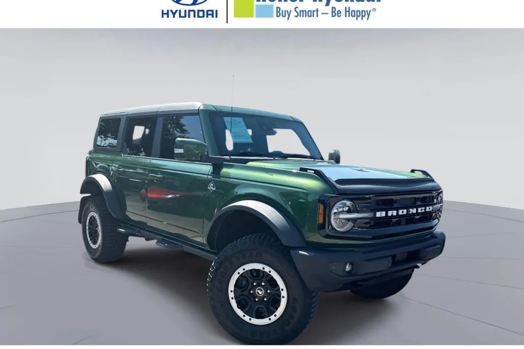 2022 Ford Bronco Outer Banks photo 1