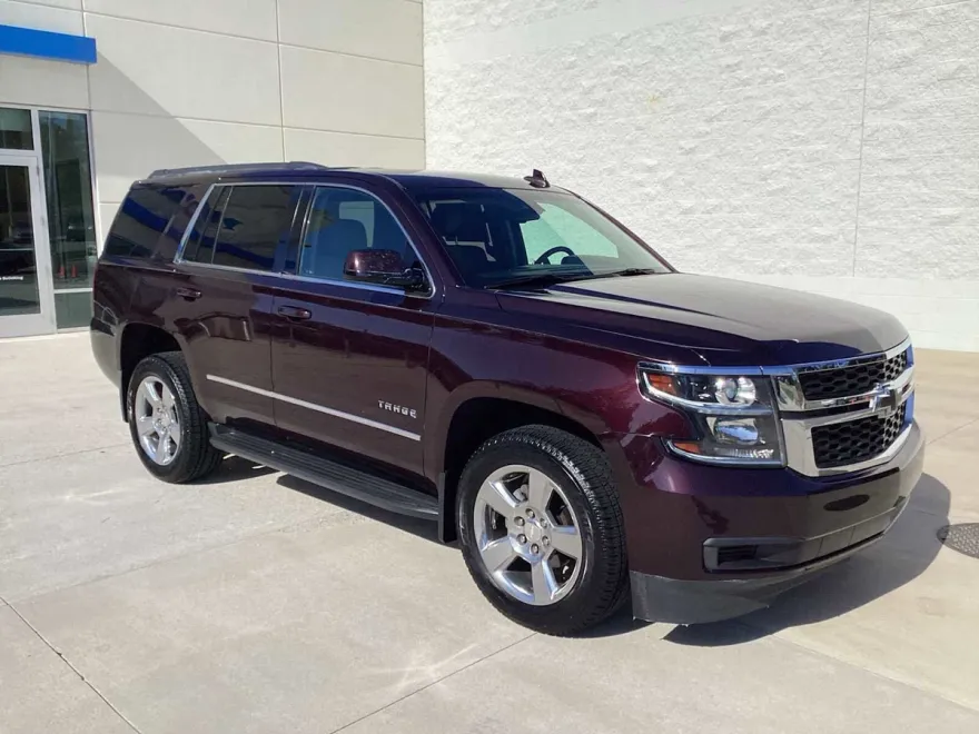 2017 Chevrolet Tahoe LT photo 1