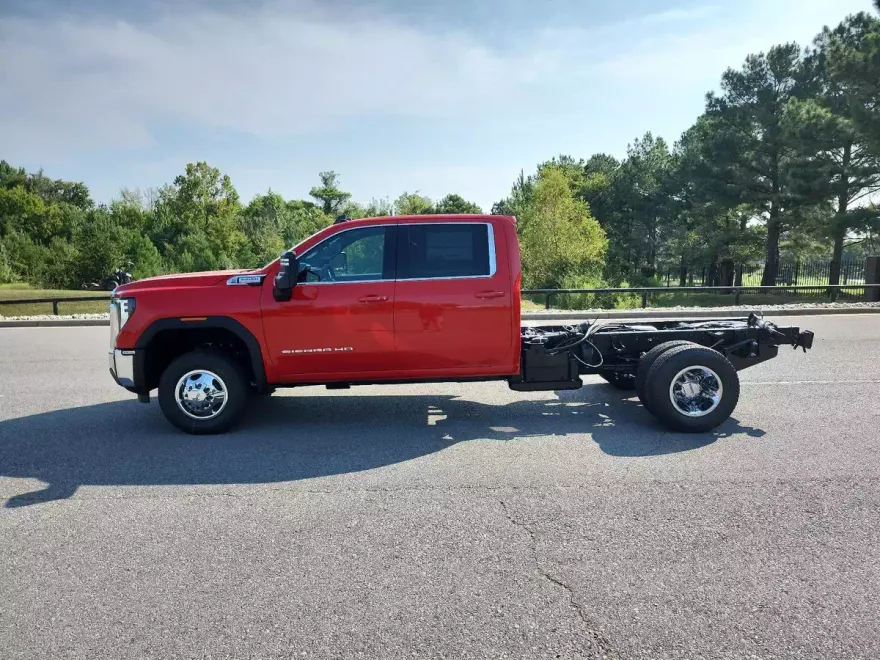 2026 Gmc Sierra 3500 HD SLE photo 1