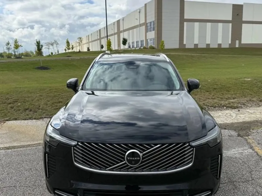 2025 Volvo XC90 Plus photo 1
