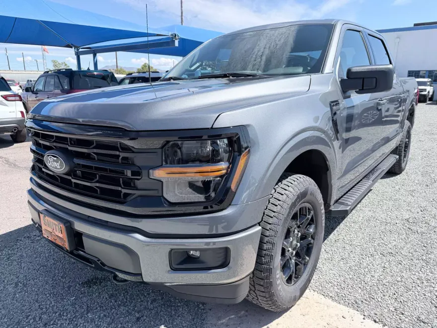 2025 Ford F-150 XLT photo 1