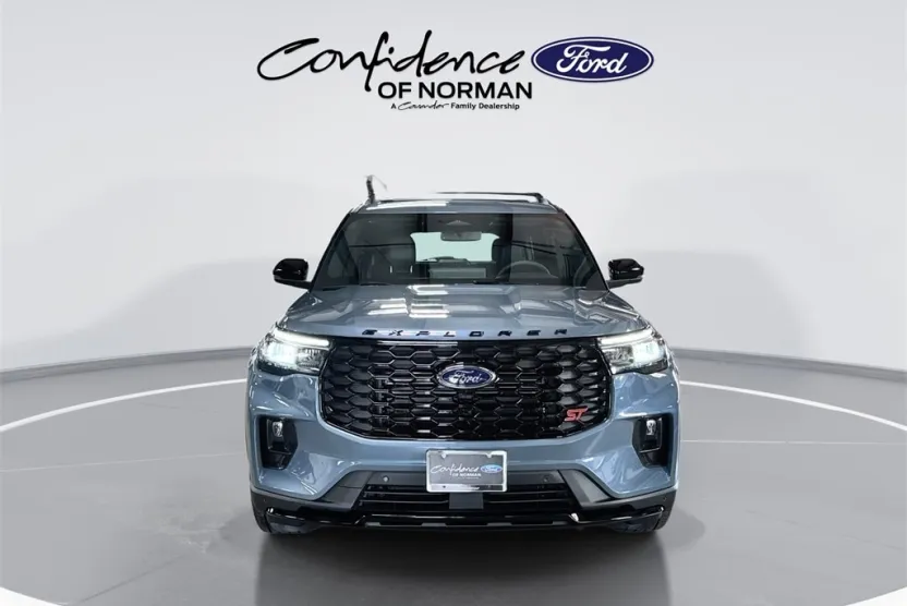 2025 Ford Explorer ST photo 1