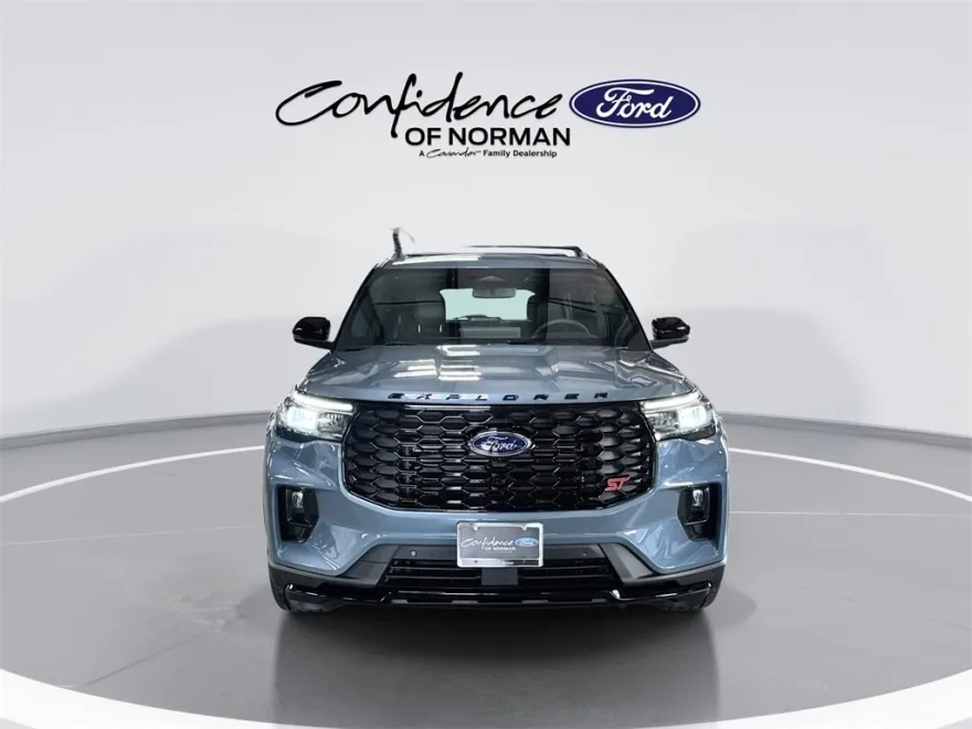 2025 Ford Explorer ST photo 1