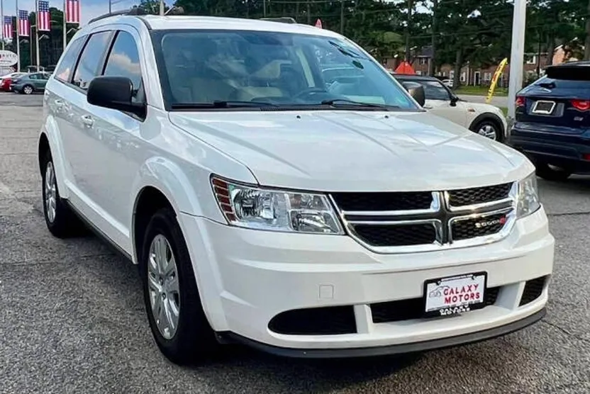 2017 Dodge Journey SE photo 1