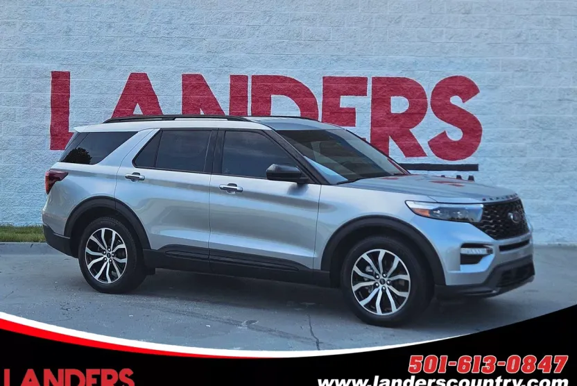 2023 Ford Explorer ST photo 1