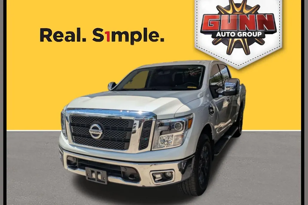 2017 Nissan Titan S photo 1